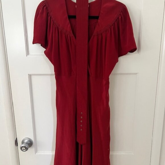 HYPE 100% Silk V-Neck w/ Red Belt - Size 4 - Picture 4 of 6
